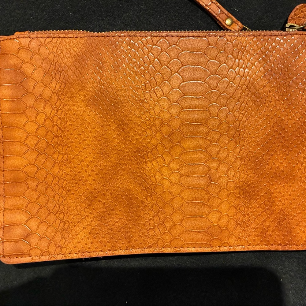 BASS Leather Wristlet Envelope Style - Picture 2 of 3